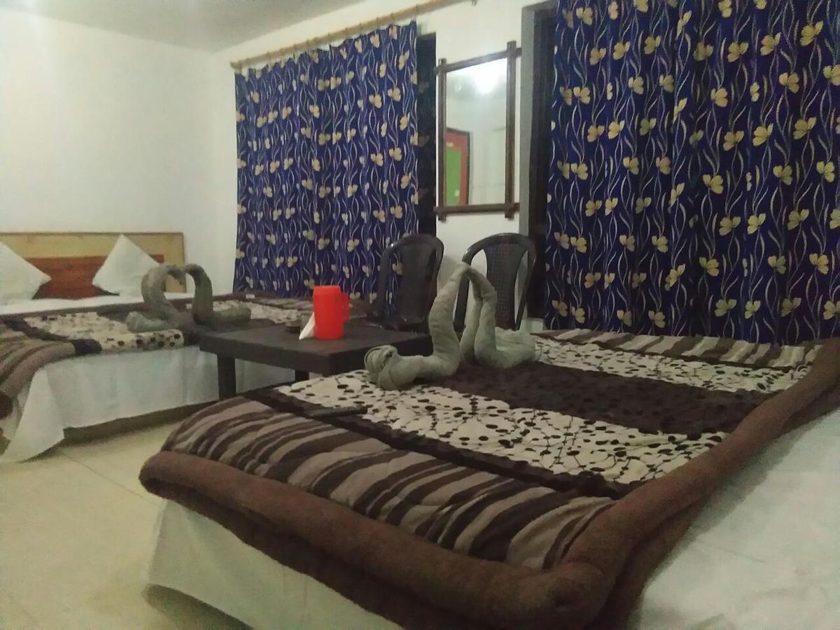 Hotel Alpine K2 Pahalgam Luaran gambar